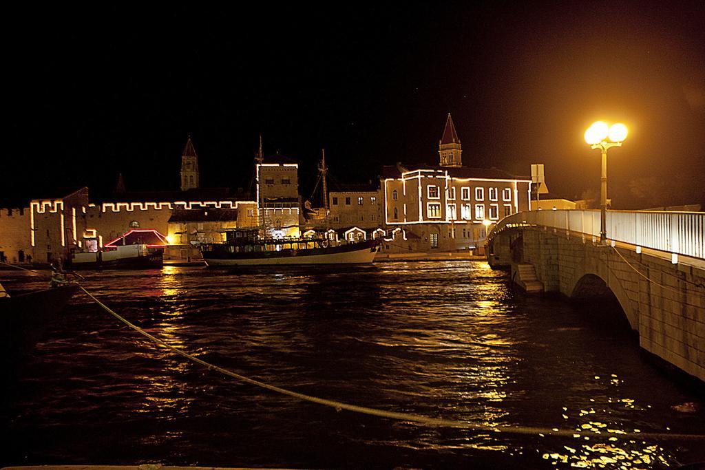 Rooms Livia Trogir Luaran gambar